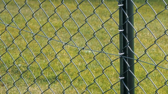 Sector in which hog ring staples are used: FENCING